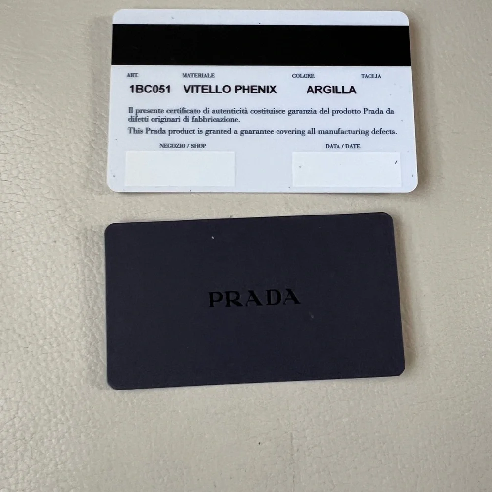 Excellent condition Prada handbag - Picture 4 of 4